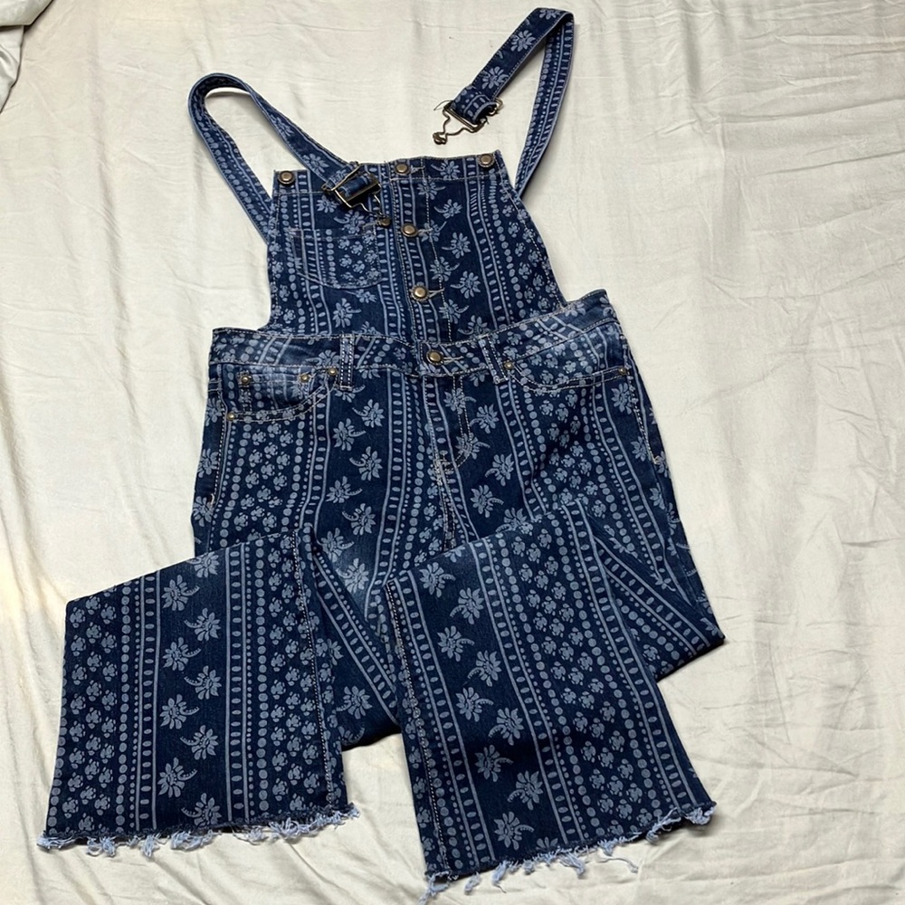 Pattern overall